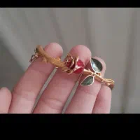 گم شدن انگشتر به شکل گل رز