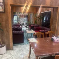 نیروی کار در سالن رستوران