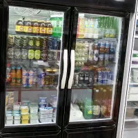 نیازمند نیروی کار در سوپرمارکت