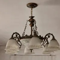 ۲ عدد لوستر در حد نو مناسب خانه و ویلا و کلبه