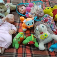 تعدادی اسباب بازی سالم|اسباببازی|سراب, |دیوار