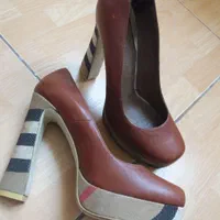 کفش مجلسی زنانه چرمی پاشنه ده سانترنگ زرشکی سیر
