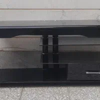 میزتلویزیون شیشه ای شیک مشکی .ابعاد۱۴۰در۴۰