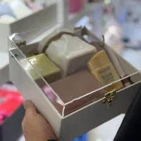 روز مادر باکس و گل|گل مصنوعی|ماکو, |دیوار