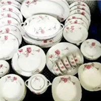 سرویس چینی گل میخک و کل سرخی ژاپن 12 و 6 نفره