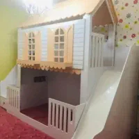 تختخواب دو طبقه مدل‌ کلبه ای بسیار تمیز و در حد نو