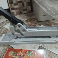 منگنه زن نووس