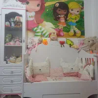 تخت و‌ ویترین بچه