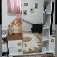 میز ارایشی با آیینه قدی