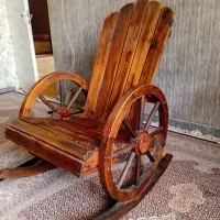 صندلی چوبی