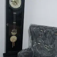 ساعت ایستاده مشکی طلایی