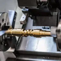 خدمات تراش cnc همراه با محور c و ابزار زنده