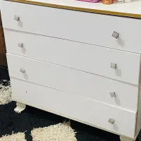 سرویس تخت و میزارایشی و دوتا پاتختی وصندلی درحدنو