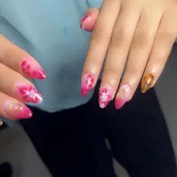 کاشت ناخن و اموزش کاشت ناخن