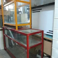 ویترین مغازه تمیز وسالم ۲ عدد