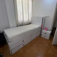 تخت خواب و پاتختی