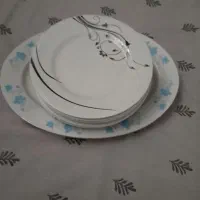 تعداد یک دیس و دو خورشت خوری و چهار میوه خوری