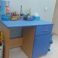 میز تحریر در حد نو