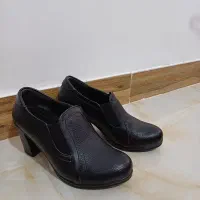 دو جفت کفش زنانه در حد نو