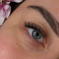 آموزش و خدمات اکستنشن مژه