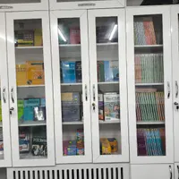 منشی آموزشگاه زبان