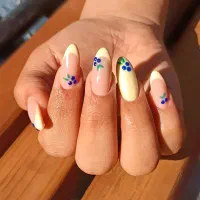 کاشت ناخن با تخفیف های باور نکردنی فقط تا یلدا|خدمات آرایشگری و زیبایی|زنجان, |دیوار