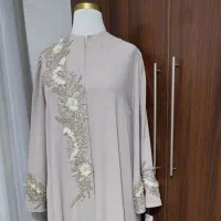 مانتو عبایی رنگ کرم پنل جواهر دوزی مزونی