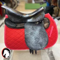 تعدادی زین چرم گاومیش و چرم‌شتری