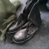 پوتین سربازی|کیف، کفش، کمربند|کازرون, |دیوار