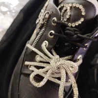 کفش درحدنو سه بارپوشیده شده