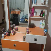 فروش میز آرایش کاملا نو و تمیز