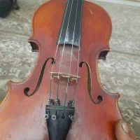 ویولن.کارکرده باز سازی شده هوشنگ اکبری