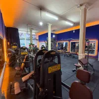 باشگاه بدنسازی بانوان لاغری چاقی مربی