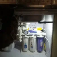 نصب و تعویض فیلتر دستگاه تصفیه آب خانگی اسمز معکوس