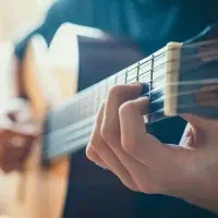 آموزش گیتار خصوصی و گروهی ( مربی خانم )