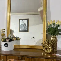 آینه شیک  و سالم طلایی ،جنس قاب برنج و‌فلز نیست