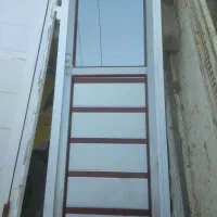 درب آلومینیومی سالم با چارچوب به قیمت ضایعات|مصالح و تجهیزات ساختمان|مشهد, نوید|دیوار