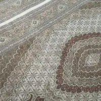 بافنده خودم کرم قهوه ای رنگ روشن هس