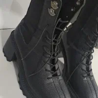 یک جفت چکمه زنانه شماره ۳۷