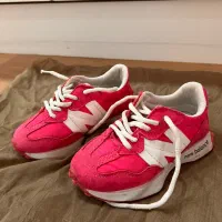 پوتین کتونی کفش کودک|کفش و لباس بچه|بندر انزلی, معلم|دیوار