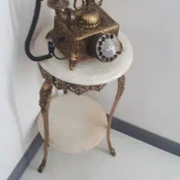 میز و تلفن برنز