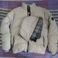 کاپشن سایز L و کفش جیر سایز ۴۱، هر دو در حد نو