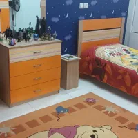 تخت و کمدو فرش