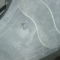 کفش|کیف، کفش، کمربند|خاش, |دیوار