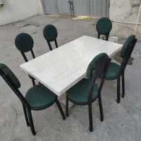 صندلی و نیز رستورانی یک سوم قیمت
