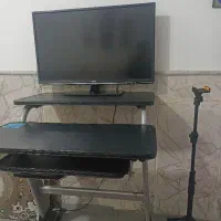 میز تحریر  و کامپیوتر