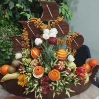 میوه آرایی و حکاکی هندوانه تزئین آجیل و پشمک200 ت|خدمات پذیرایی، مراسم|خمینی‌شهر, |دیوار