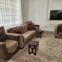 یک دست مبلمان هشت نفره با جلو مبلی