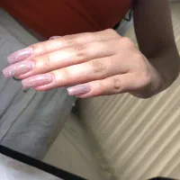 کاشت تخصصی ناخن و اموزش