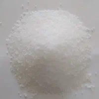 چند پاکت کود سفید